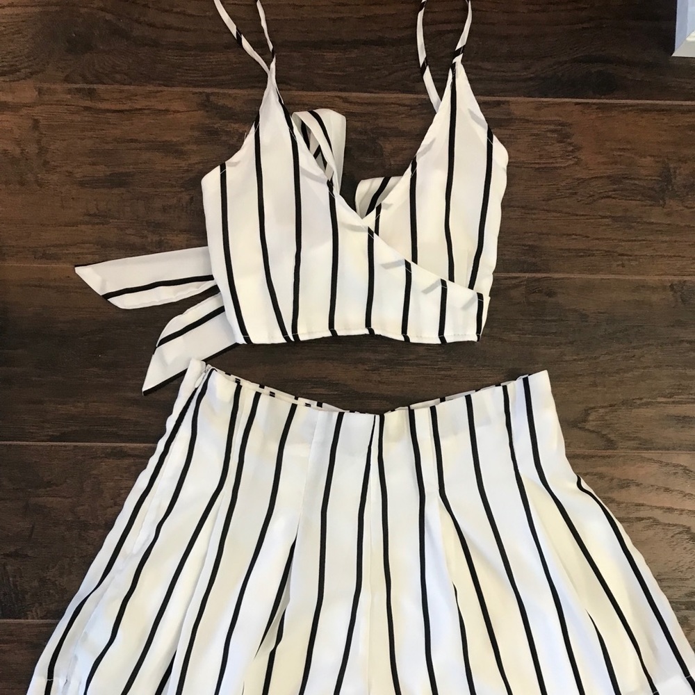 Black and white two piece set - crop top & shorts
